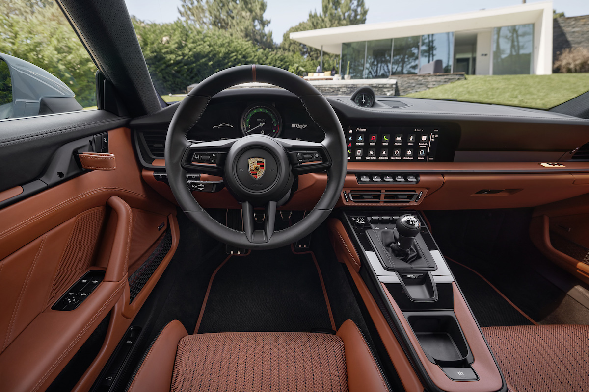 Nuova Porsche 911 S/T, in edizione limitata disponibile in 1.963 esemplari