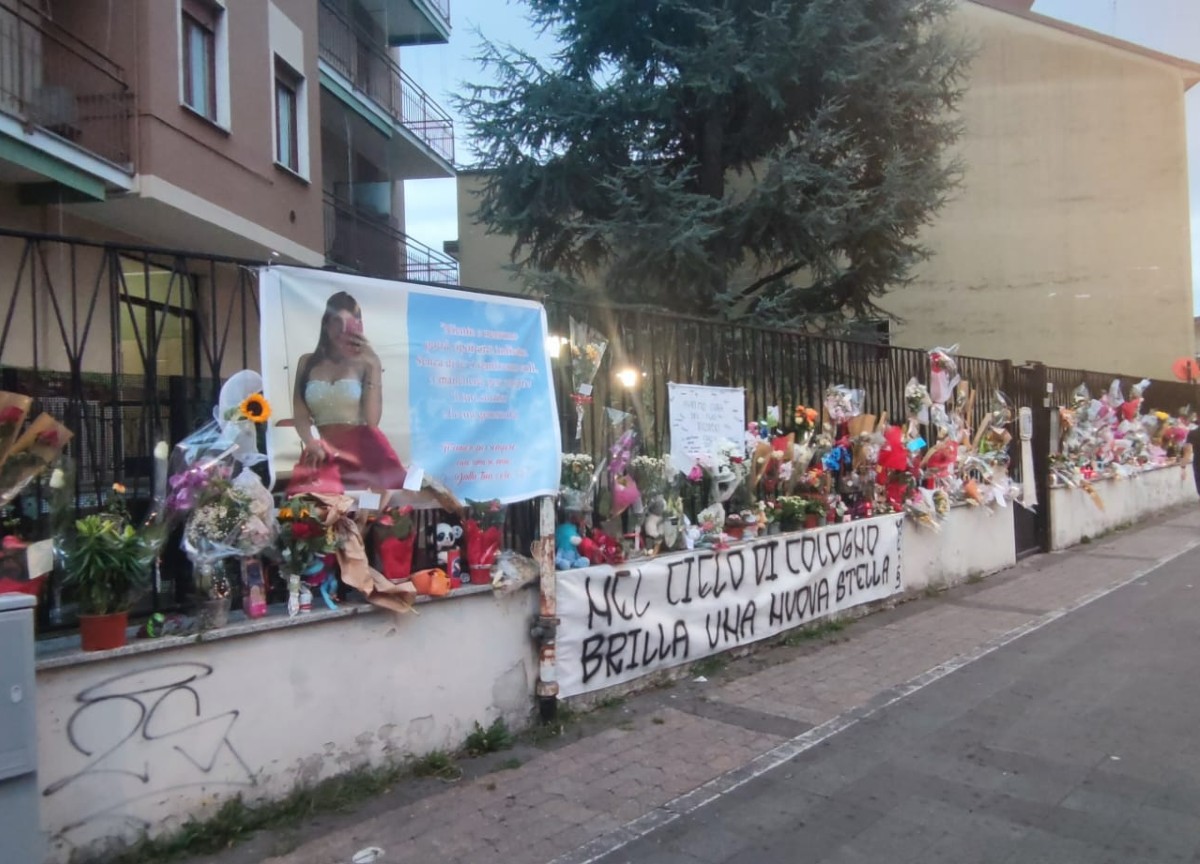 Fiaccolata Sofia Castelli, su Affari la rabbia e il dolore della piazza. VIDEO