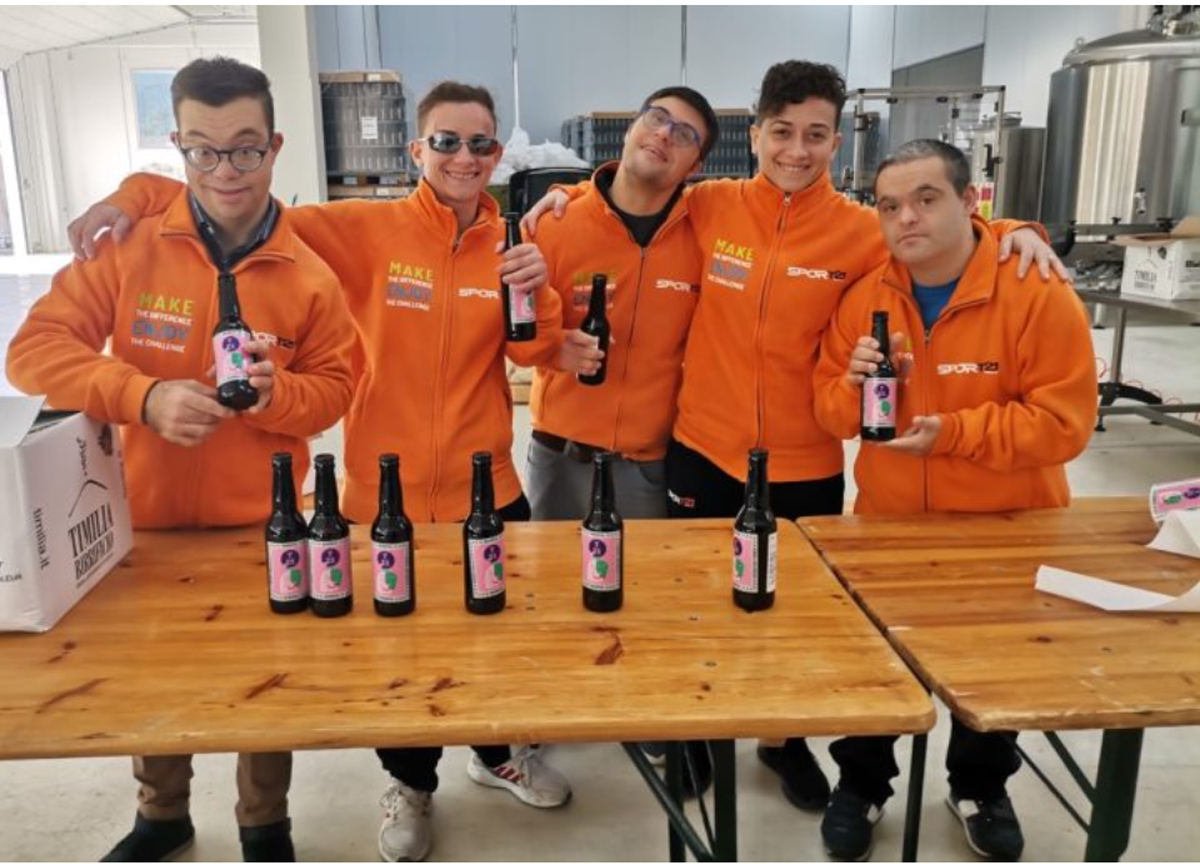 Ragazzi down maestri della birra: in Sicilia arriva la T21 artigianale Ragazzi down maestri della birra: in Sicilia arriva la T21 artigianale