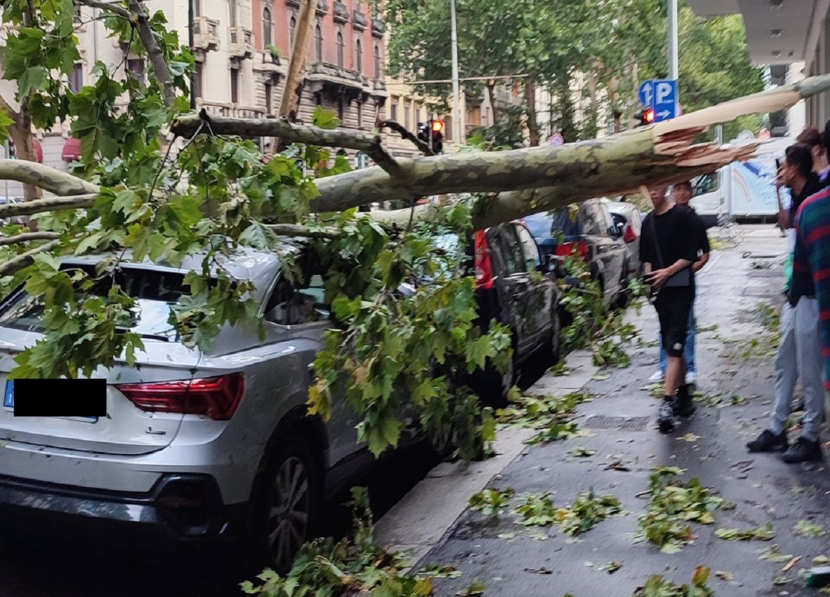 Maltempo, nuova allerta arancione a Milano per oggi Maltempo, nuova allerta arancione a Milano per oggi