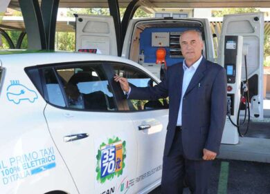 Dl Omnibus, 20% di taxi in più nelle città e sei anni di carcere ai piromani