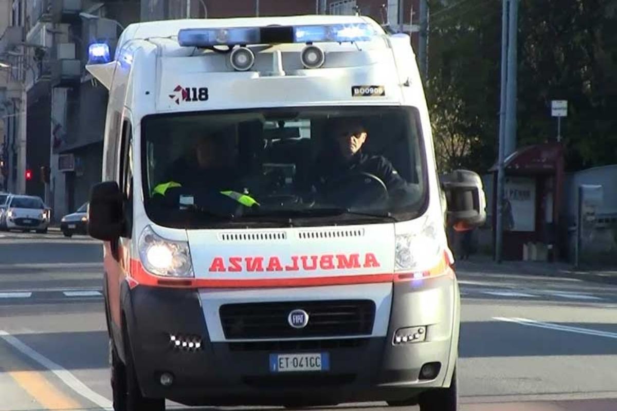 Lodi, acqua nel fosso per incidente: grave 52enne Lodi, acqua nel fosso per incidente: grave 52enne