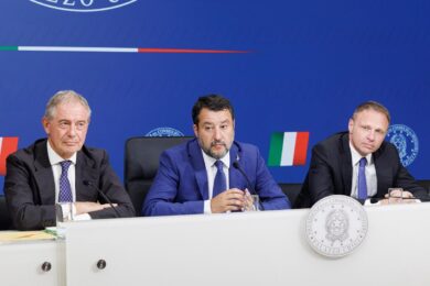 Taxi, voli, Ponte sullo Stretto e incendi: cosa cambia. Dl Omnibus, le novità