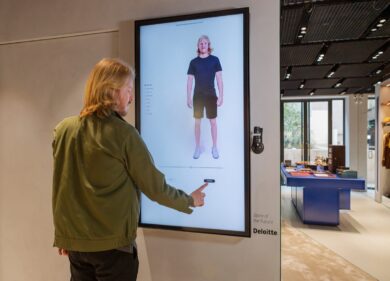 Larusmiani, primo negozio ibrido nel Quadrilatero con Deloitte