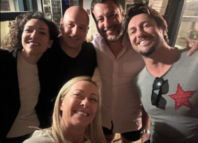 Meloni-Salvini e il “patto della fiorentina”: cena a quattro in Toscana. Foto