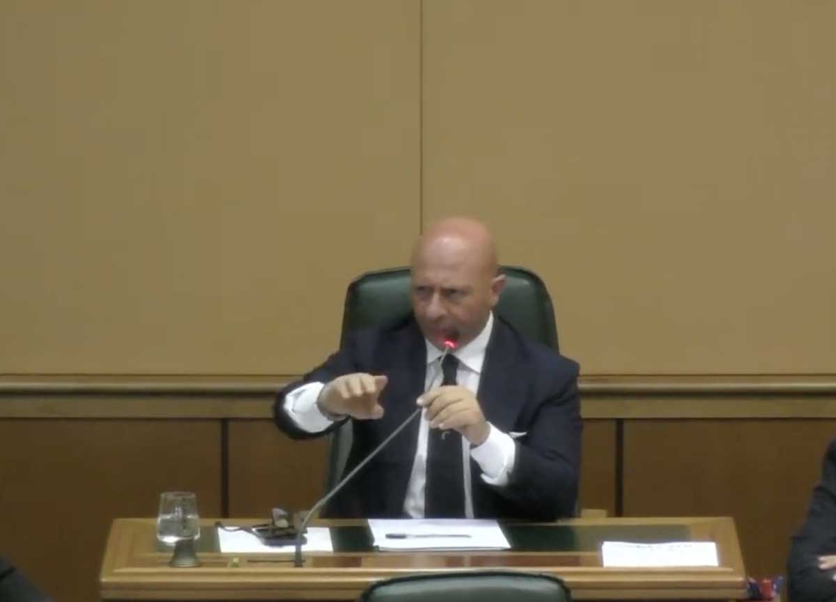 Regione Lazio, al Consiglio si sfiora la rissa per un applauso. I protagonisti