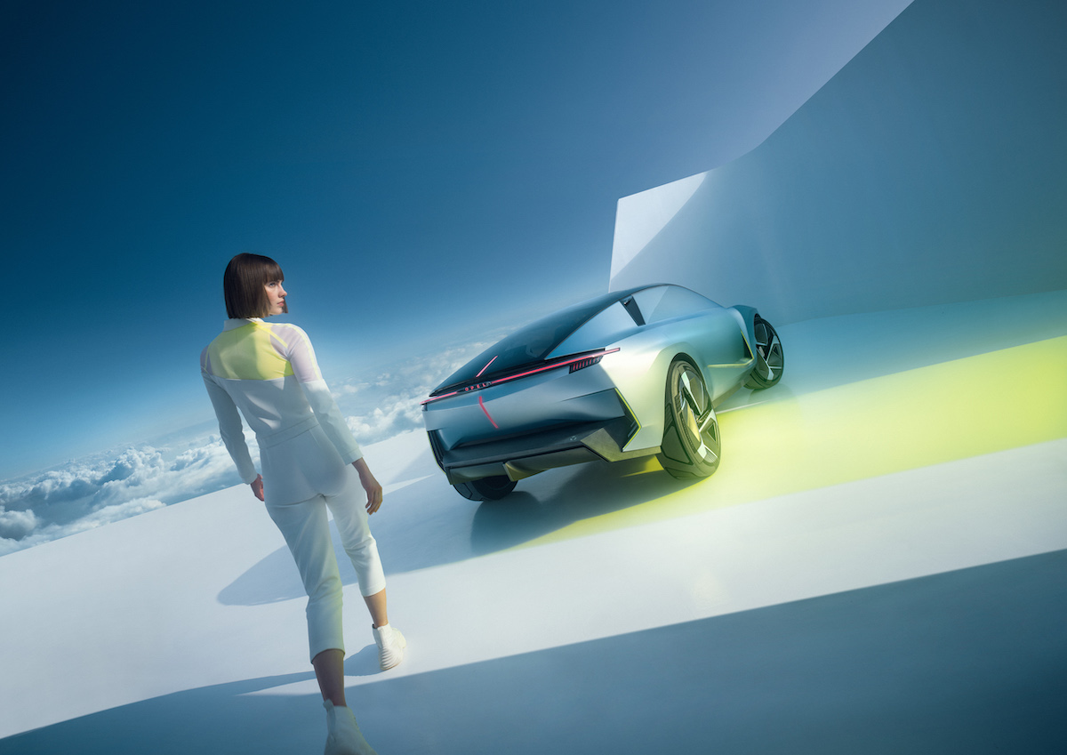 Opel svela il futuro con il concept Experimental Opel svela il futuro con il concept Experimental