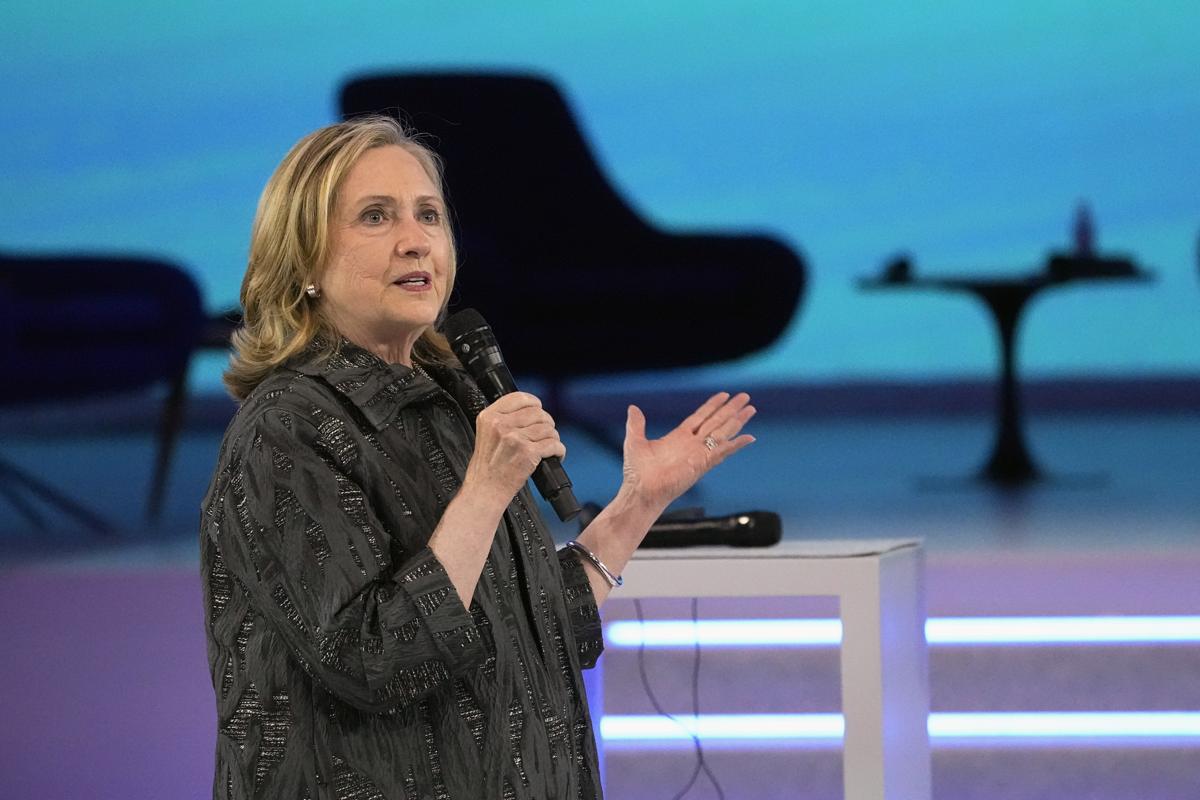 Hillary Clinton, proposta osè al ministro: “Se vuoi ti presento un amico” Hillary Clinton, proposta osè al ministro: “Se vuoi ti presento un amico”