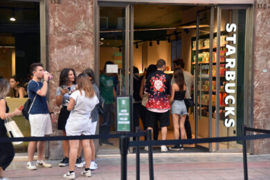 Starbucks, inaugurato a Bari il primo store pugliese