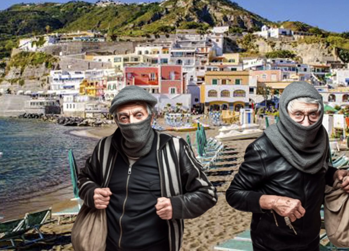 Ischia, presi i nonni borseggiatori di 81 e 70 anni. Così derubavano i turisti