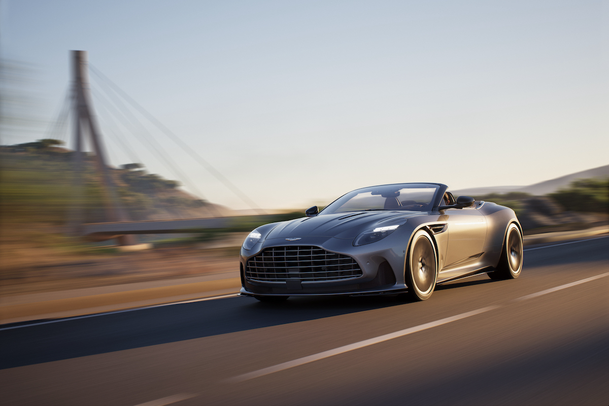 Alla Monterey Car Week  Aston Martin svela la nuova DB12 Volante