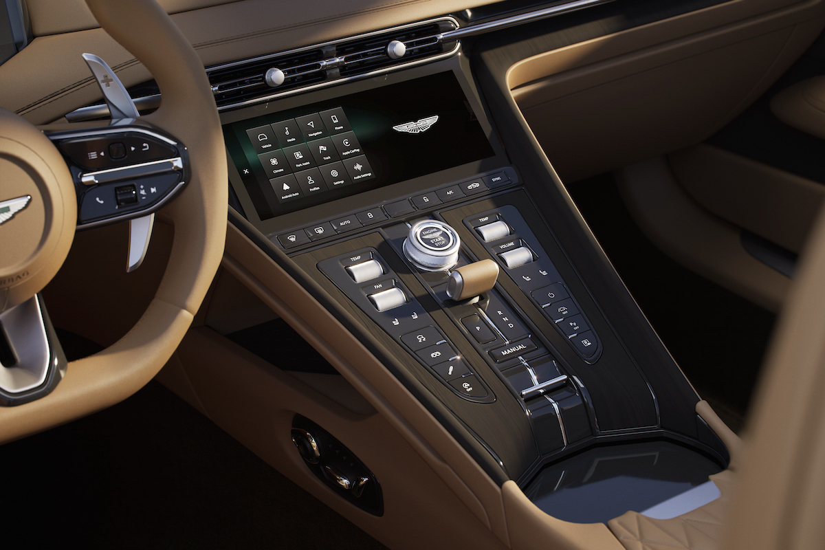 Alla Monterey Car Week  Aston Martin svela la nuova DB12 Volante