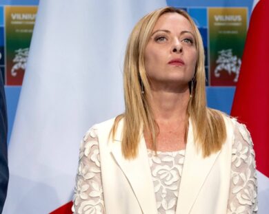 Meloni: “Tassa sulle banche? Ho deciso io”. Patto con Salvini e autunno caldo