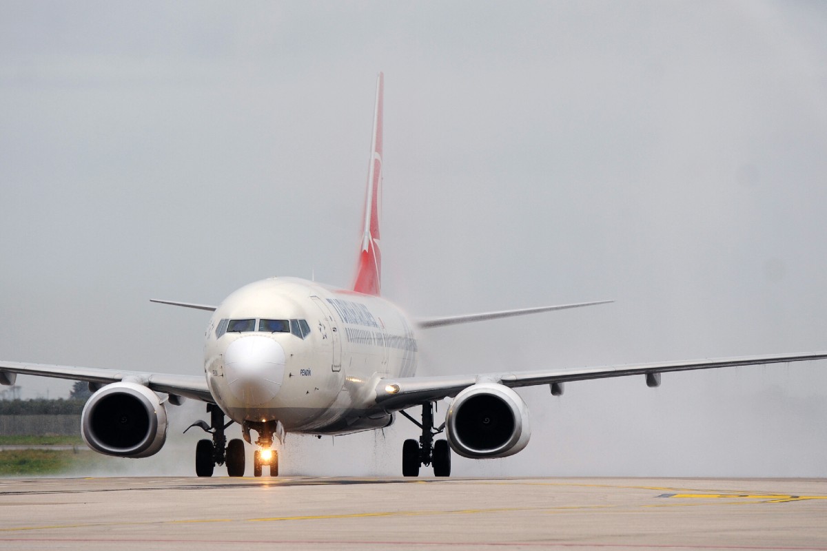 Guerra in Iran, traffico aereo nel caos. Migliaia di voli cancellati, ma si può sempre andare alle Maldive Guerra in Iran, traffico aereo nel caos. Migliaia di voli cancellati, ma si può sempre andare alle Maldive