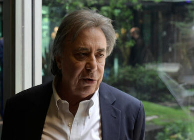 Freccero: “Italia recita un copione. E sugli effetti collaterali del Covid…”