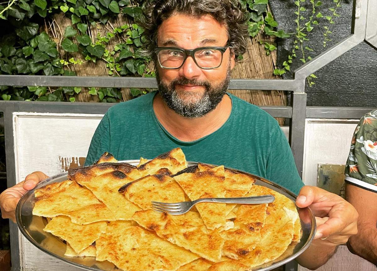 Il critico Iaccarino: “Giusto pagare 2 euro in più per far tagliare il toast” Il critico Iaccarino: “Giusto pagare 2 euro in più per far tagliare il toast”