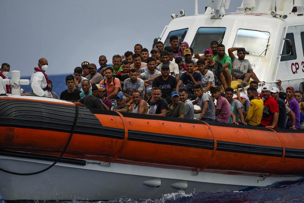Migranti: nel 2023 oltre 100.000 sbarcati, doppio del 2022 Migranti: nel 2023 oltre 100.000 sbarcati, doppio del 2022