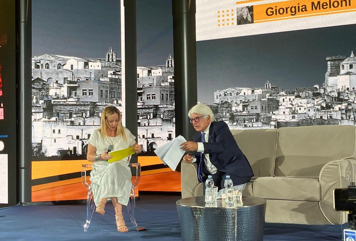 “La Piazza” spopola sul Corriere. A Ceglie dal 26/8 il “tagliando” al governo “La Piazza” spopola sul Corriere. A Ceglie dal 26/8 il “tagliando” al governo