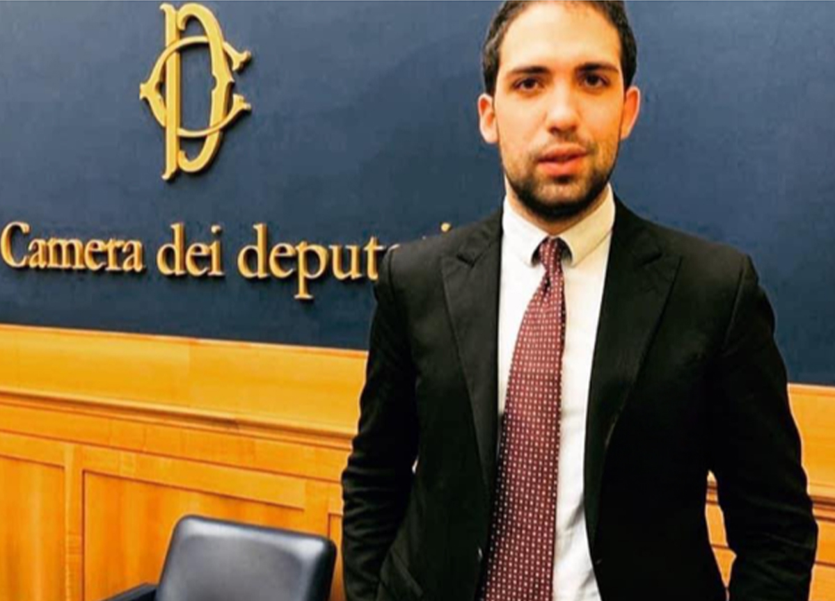 Pippo L’Abbate, il re dell’ortofrutta. Protagonista delle ferie di Meloni Pippo L’Abbate, il re dell’ortofrutta. Protagonista delle ferie di Meloni