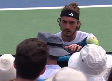 Tsitsipas vs. la disturbatrice: “Voglio che se ne vada”. Il video che fa il giro del web