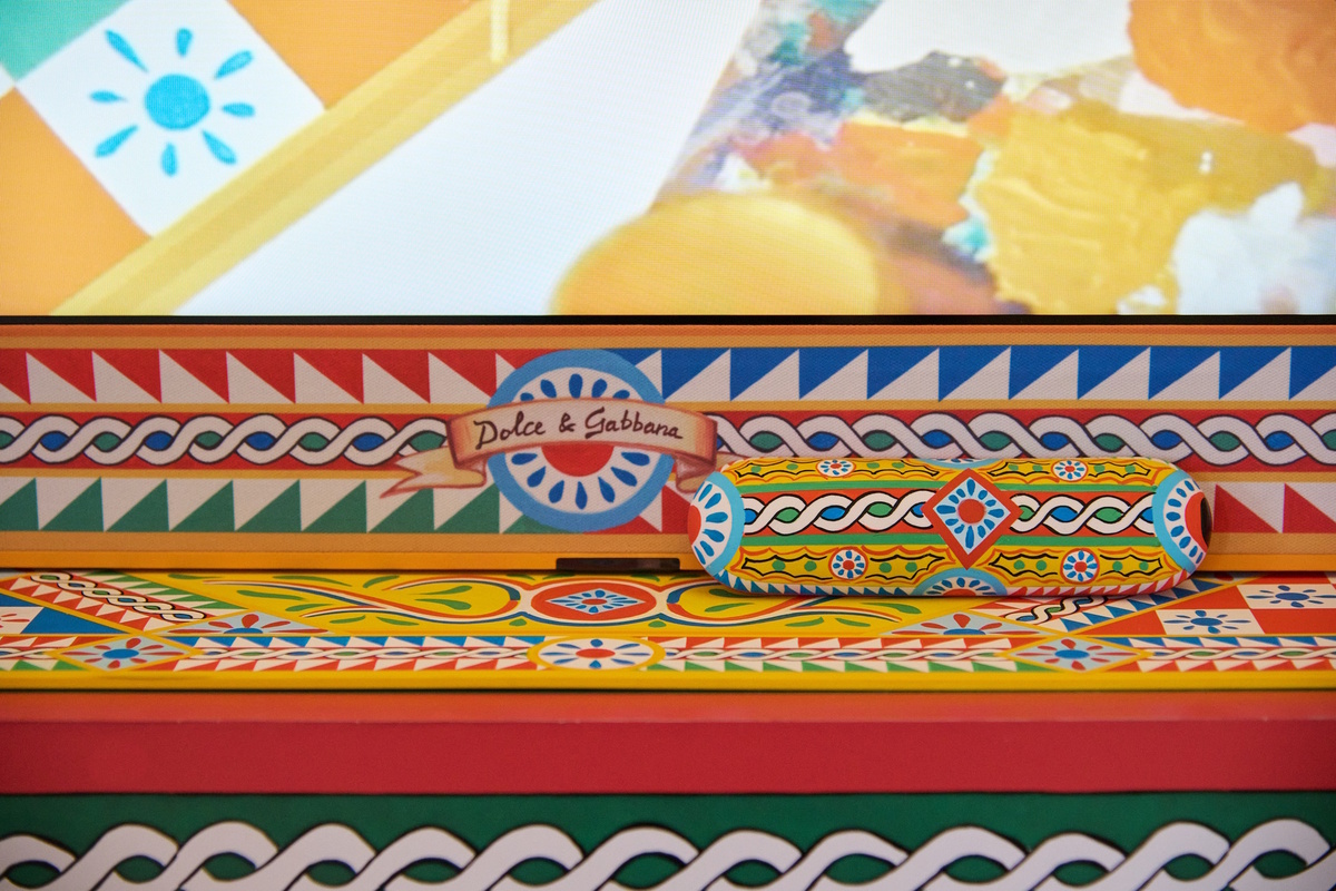 Sky, con Dolce & Gabbana per l’edizione limitata di Sky Glass