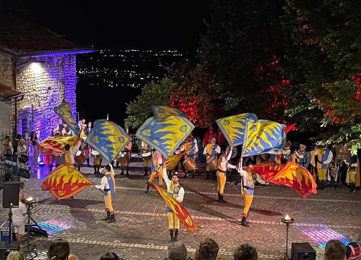 A Sermoneta festa grande con Folklore: balli e cultura da tutto il mondo A Sermoneta festa grande con Folklore: balli e cultura da tutto il mondo