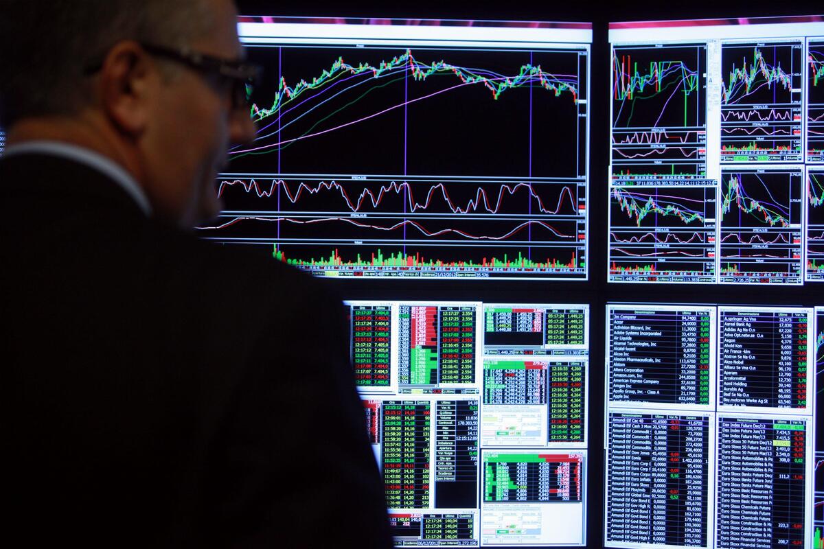 Borsa, Piazza Affari chiude in positivo: la migliore in Europa. Bene le banche Borsa, Piazza Affari chiude in positivo: la migliore in Europa. Bene le banche