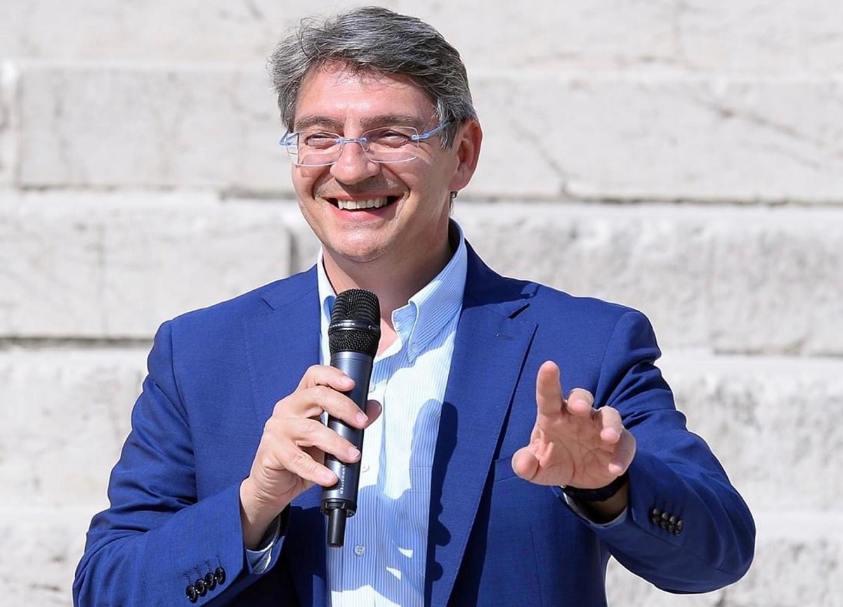 Stranezze agostane: Del Bono si candida presidente tra 5 anni Stranezze agostane: Del Bono si candida presidente tra 5 anni
