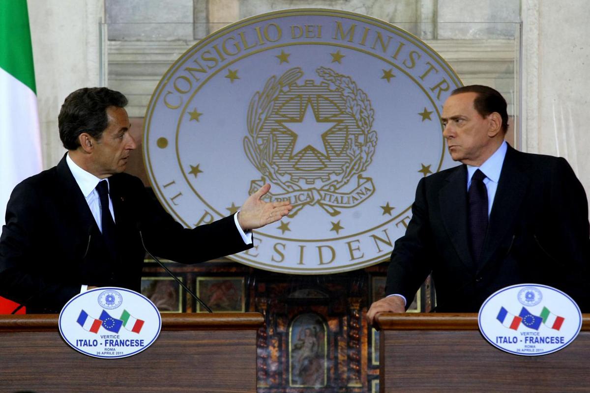 Sarkozy su Berlusconi: “Patetico. Con Merkel gli chiesi le dimissioni” Sarkozy su Berlusconi: “Patetico. Con Merkel gli chiesi le dimissioni”