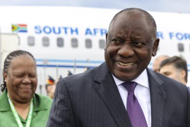 Sudafrica, al via il summit Brics per sfidare il G7 con moneta anti-dollaro