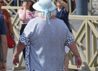 Obesi, le foto di cibo causano astinenza: i risultati di uno studio milanese