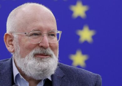 Timmermans lascia Bruxelles per tuffarsi nelle elezioni in Olanda
