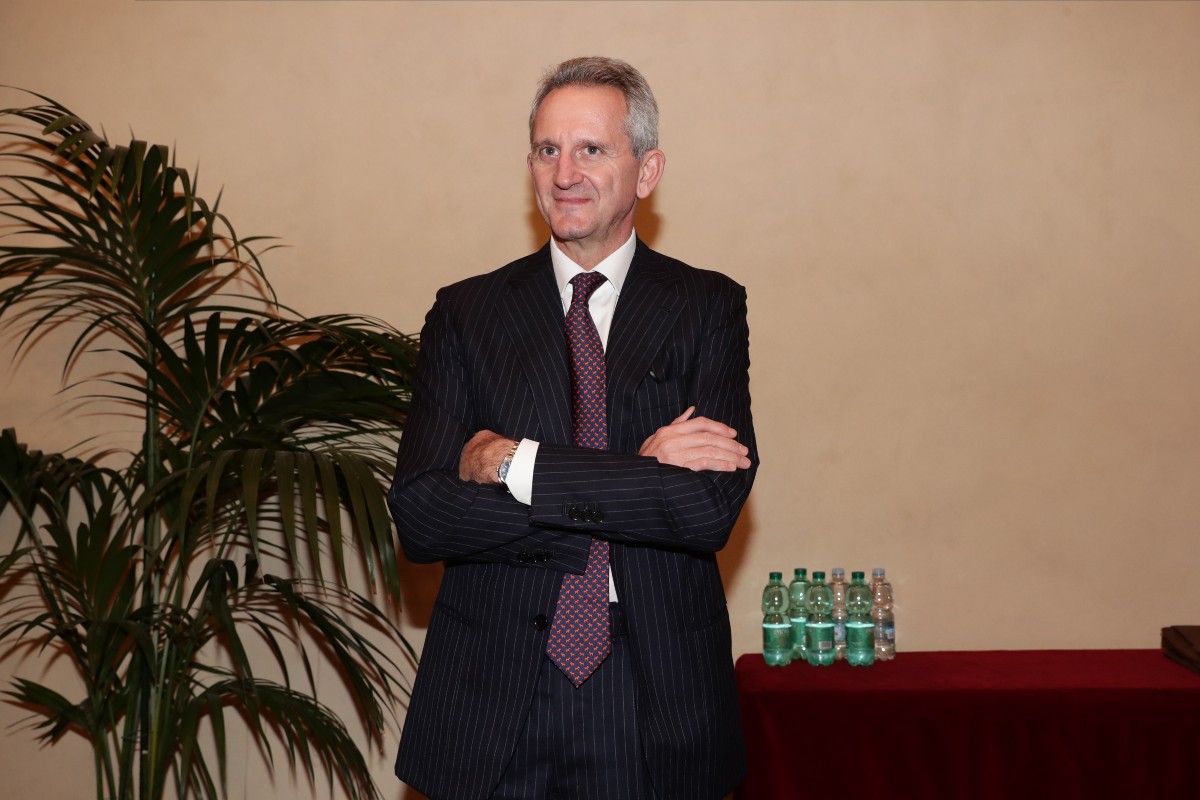 Mediobanca, dialogo complicato Nagel-Milleri. Una chimera la lista condivisa