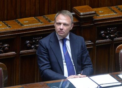 Governo, Lollobrigida nella bufera: “I poveri mangiano meglio dei ricchi”