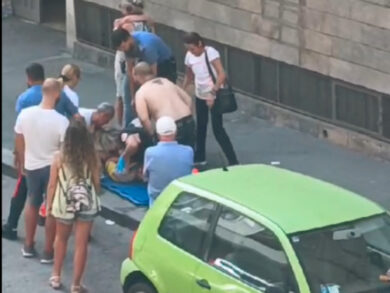 Torino, bimba precipita dal quinto piano: passante-eroe la salva afferrandola