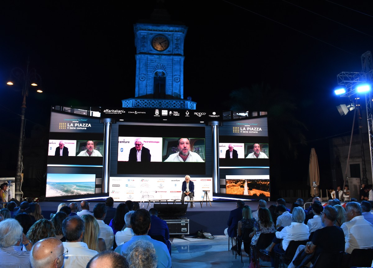 A La Piazza la spaccatura: Salvini-Tajani divisi su pensioni, manovra e banche A La Piazza la spaccatura: Salvini-Tajani divisi su pensioni, manovra e banche