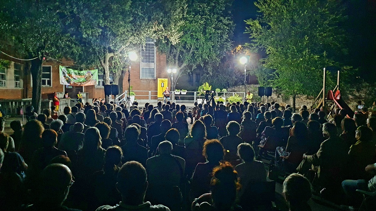 Ventimilarighesottoimari in giallo pubblico Ventimilarighesottoimari in giallo pubblico