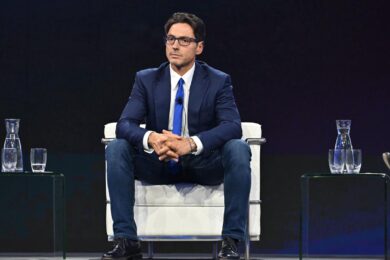 A La Piazza le divergenze nel Cdx. Solo Pier Silvio può salvare FI