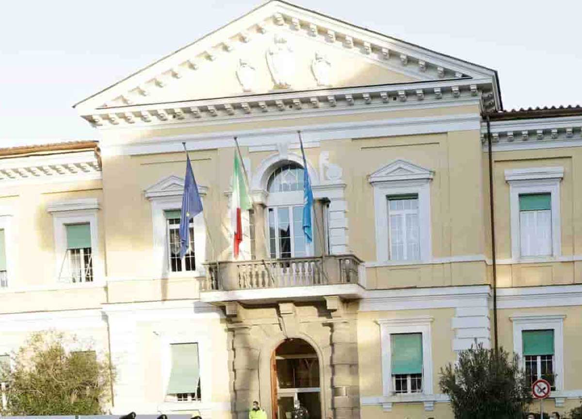 Allarme Dengue, due ricoverati allo Spallanzani. I medici: “Non sono gravi” Allarme Dengue, due ricoverati allo Spallanzani. I medici: “Non sono gravi”