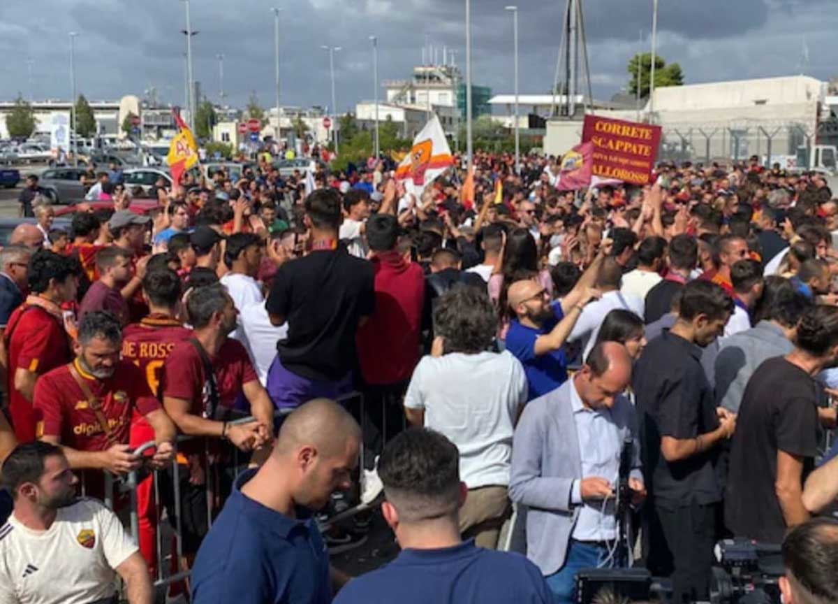 Lukaku follia a Ciampino, tifosi devastano le auto in sosta. Chi paga i danni? Lukaku follia a Ciampino, tifosi devastano le auto in sosta. Chi paga i danni?