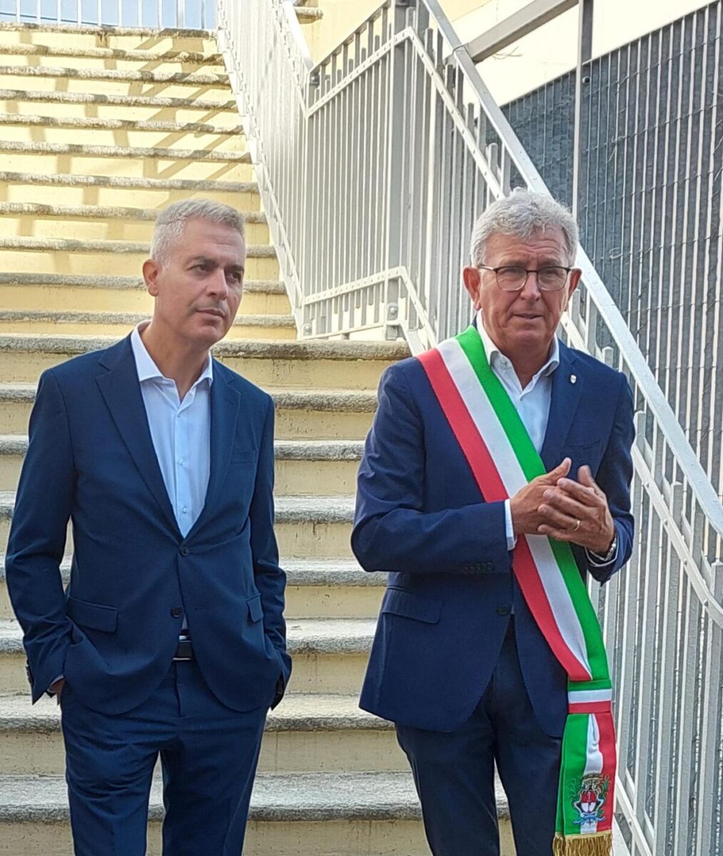RFI, Chivasso: rinnovata la storica passerella pedonale della stazione RFI, Chivasso: rinnovata la storica passerella pedonale della stazione