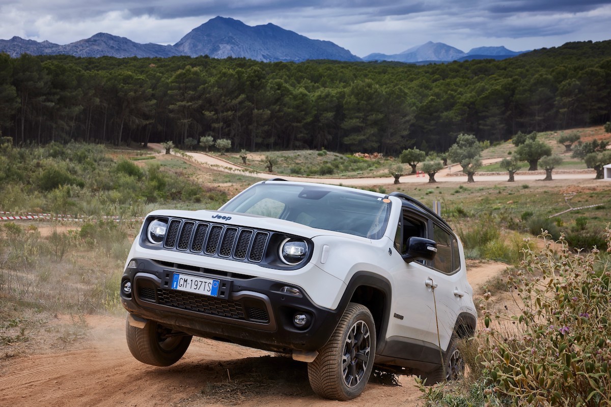 Jeep, anche ad agosto leader nel mercato Plug-In Hybrid con la gamma 4xe Jeep, anche ad agosto leader nel mercato Plug-In Hybrid con la gamma 4xe