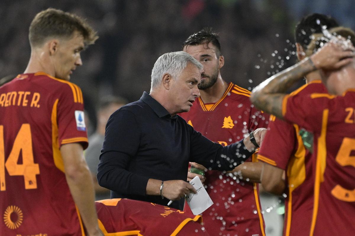 Mourinho, Sky va in gol con l’allenatore della Roma. L’annuncio è servito