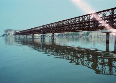 Ponti obsoleti e costi alle stelle, l’Italia riutilizzi le strutture militari