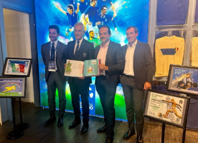 Poste Italiane, consegnato il “Libro dei francobolli” al Museo del Calcio