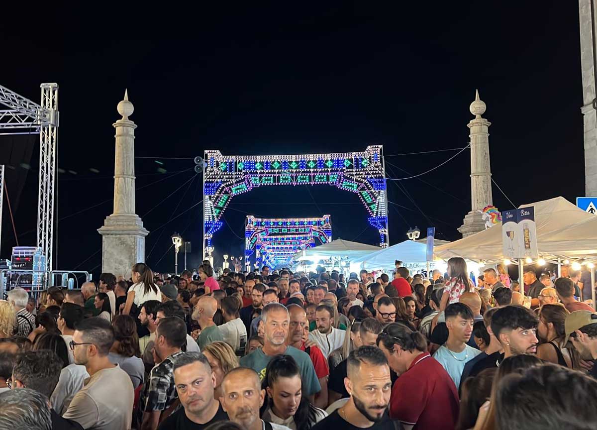 Ariccia, cartelli di divieto scritti a penna durante la sagra: boom di multe