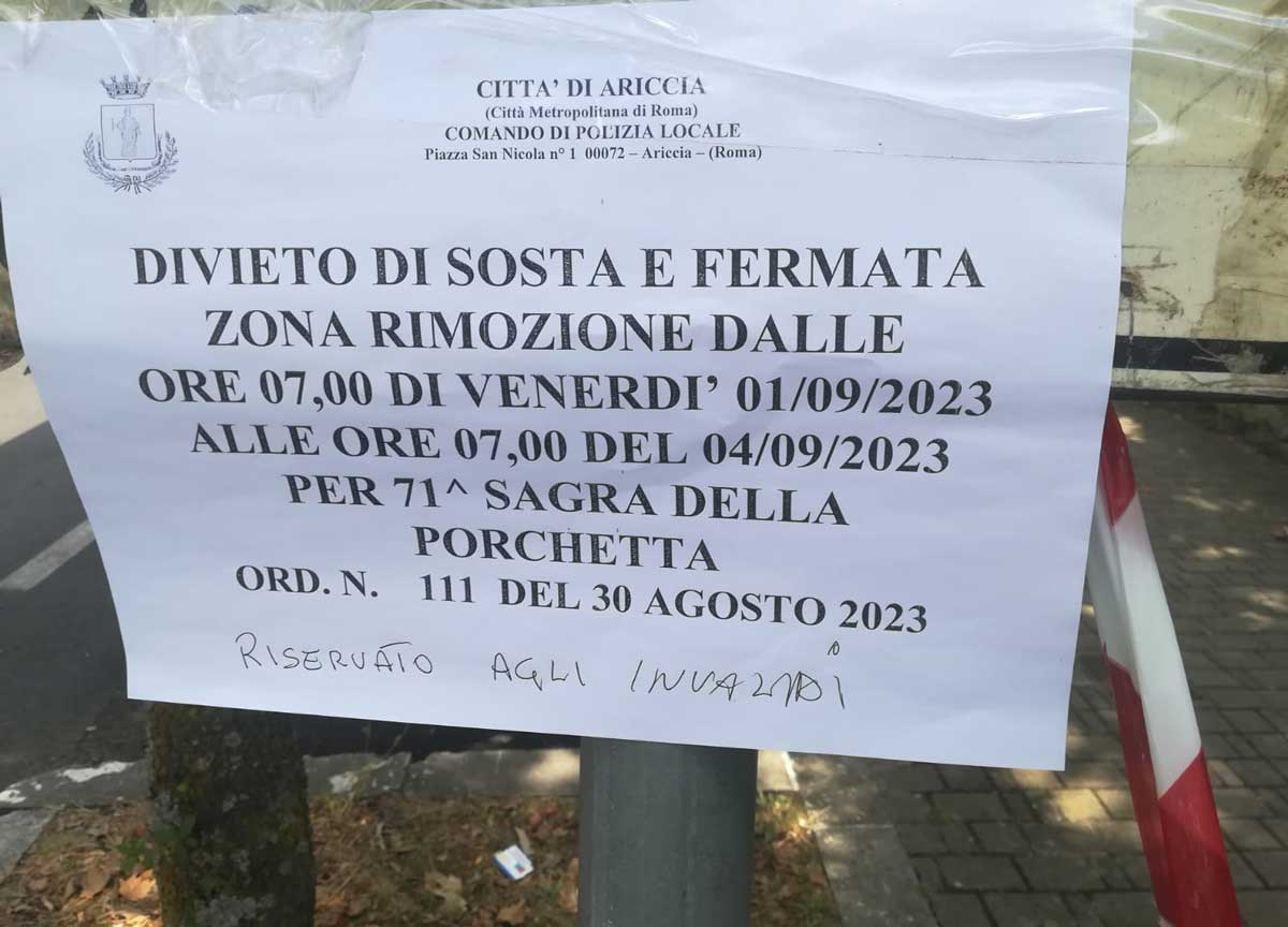 Ariccia, cartelli di divieto scritti a penna durante la sagra: boom di multe