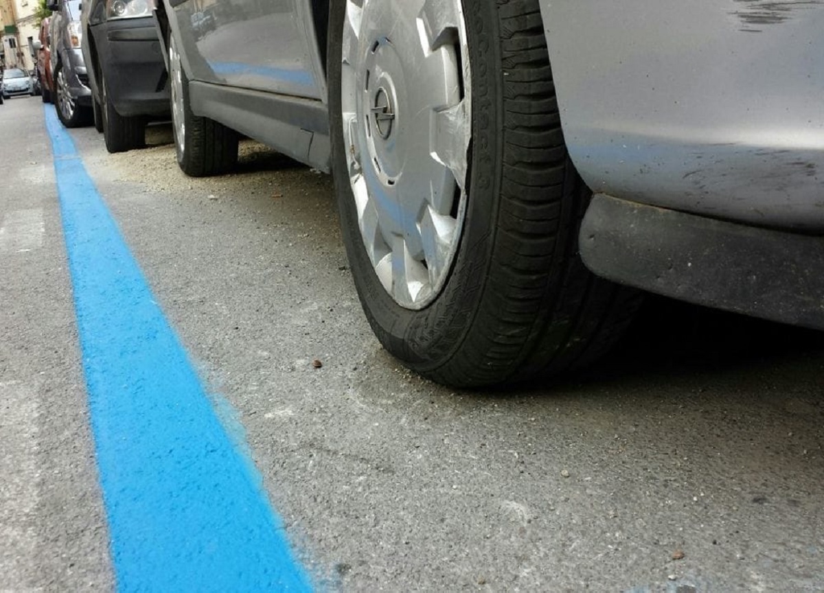 Roma, la nuova stangata è servita: aumentano di 50 centesimi le strisce blu Roma, la nuova stangata è servita: aumentano di 50 centesimi le strisce blu