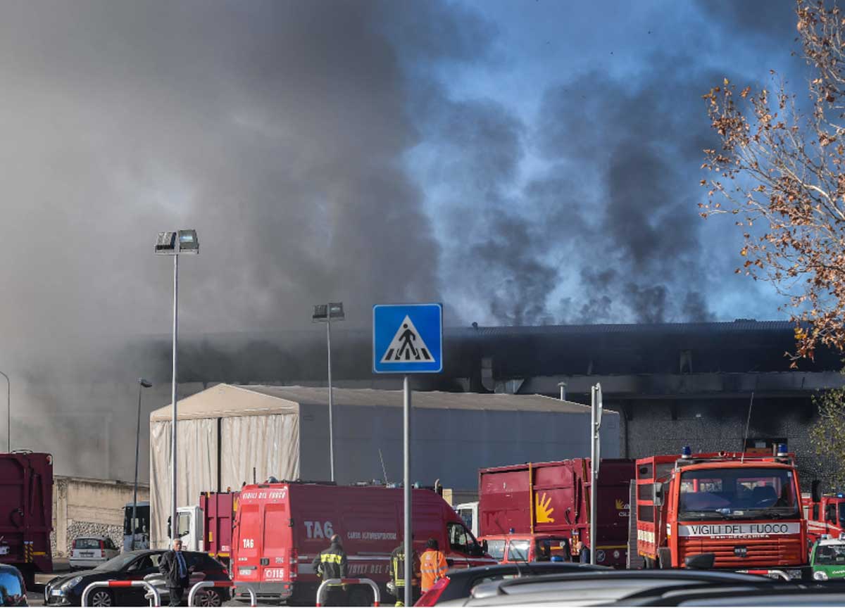 Rifiuti, a fuoco il Tmb di Aprilia: Roma passa dall’emergenza al dramma