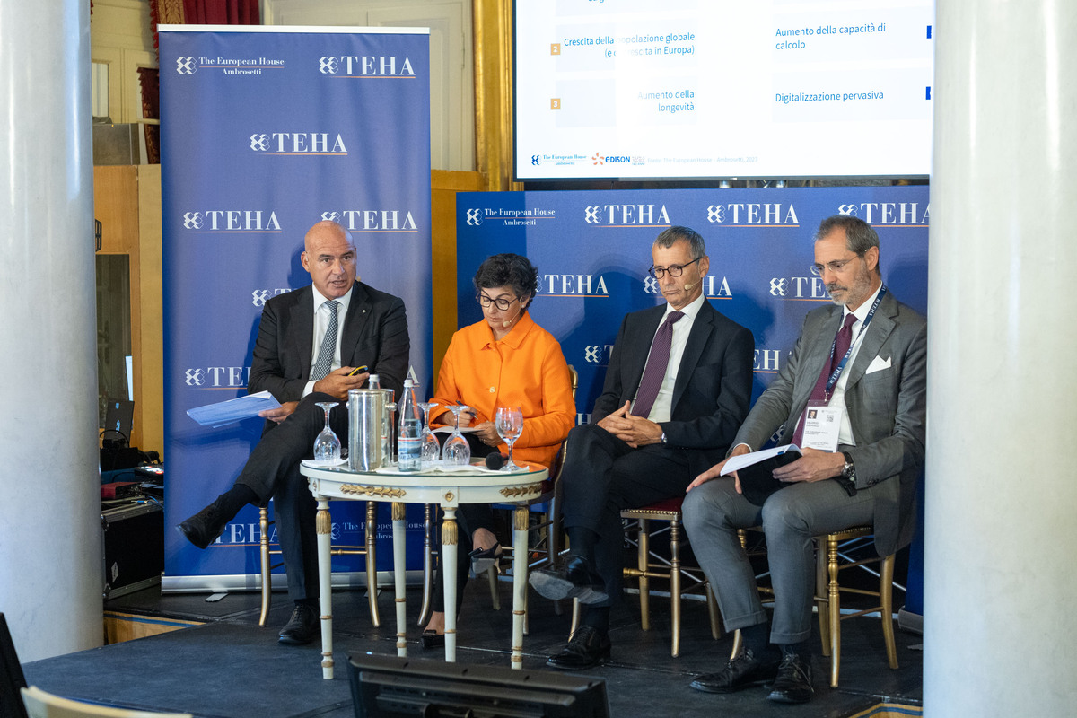 Edison e Ambrosetti, presentato lo studio “Verso la società del futuro” Edison e Ambrosetti, presentato lo studio “Verso la società del futuro”